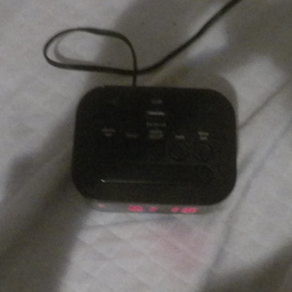 Sharp Alarm Clock With USB, Black - Picture 2 of 4